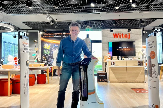 Orange Poland Partners with Pudu Robotics for Smart Marketing Solutions