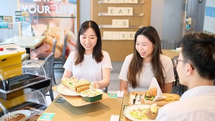 Transforming Dining Experiences: KettyBot Joins Fast-Food Giant "Cafe de Coral"