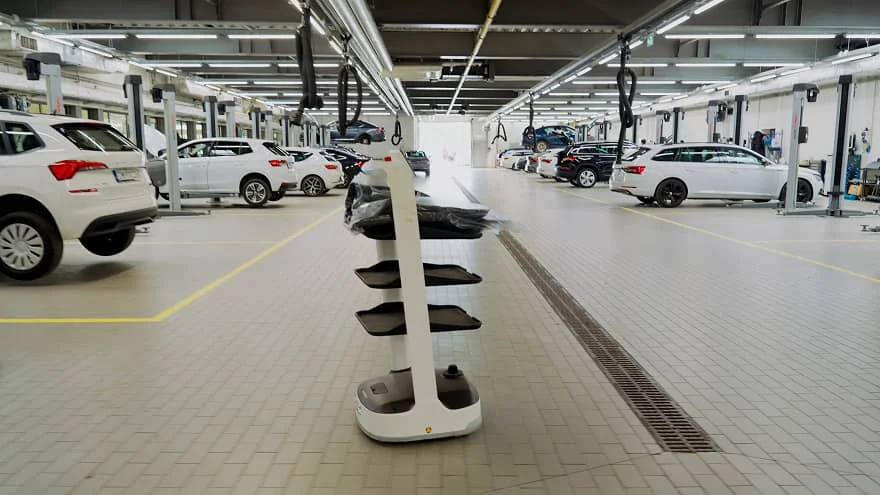 PuduBot 2 Enhances Automotive Sales Services
